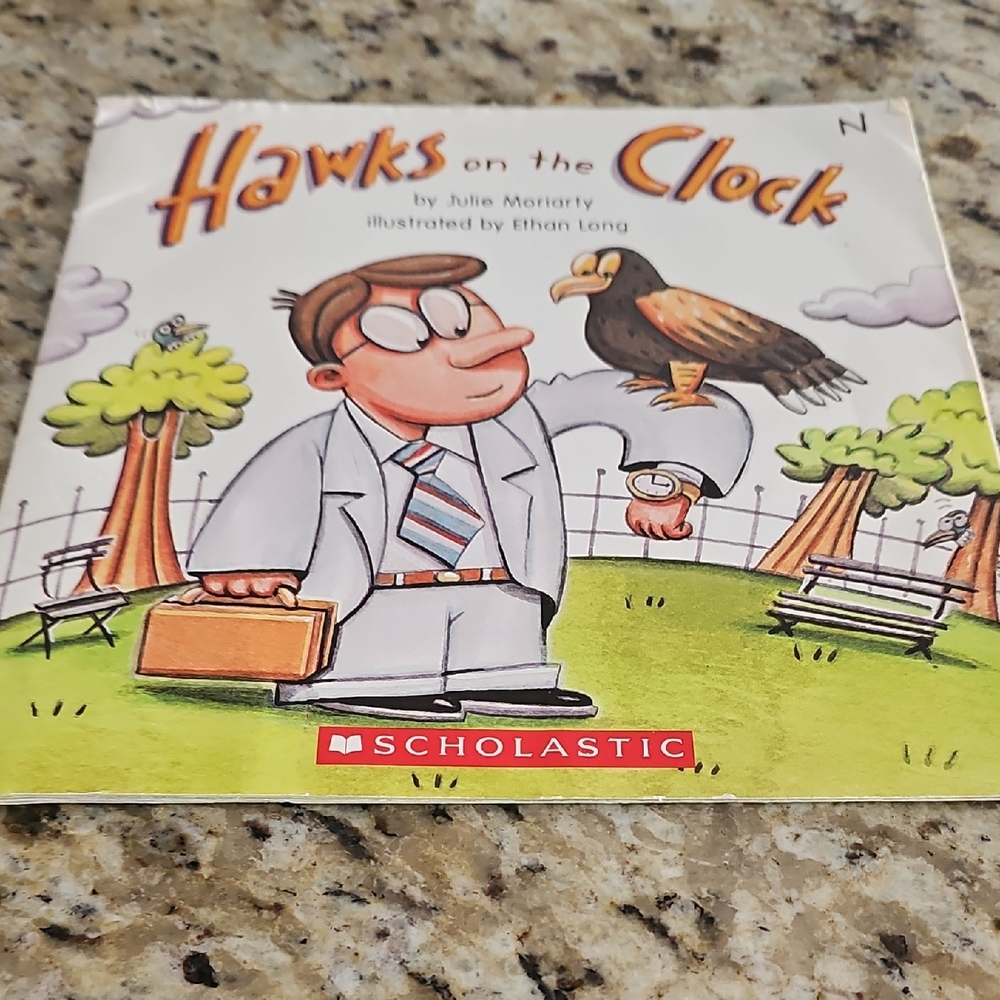 3/$15 💢 Scholastic's 'Hawks on the Clock' with Vibrant Cover